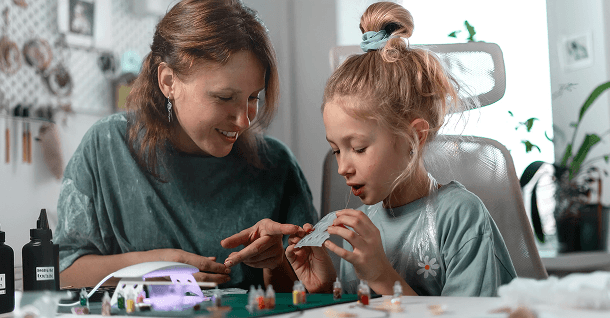 A tutor providing mentoring & wellbeing support to a student