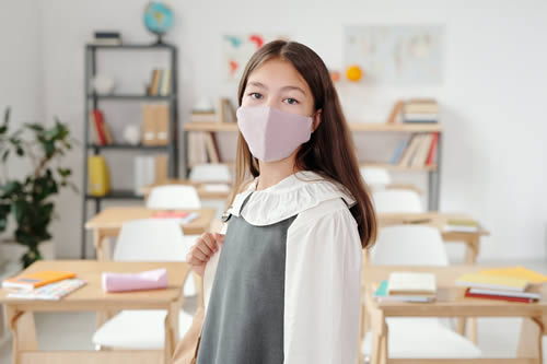 school child with face mask